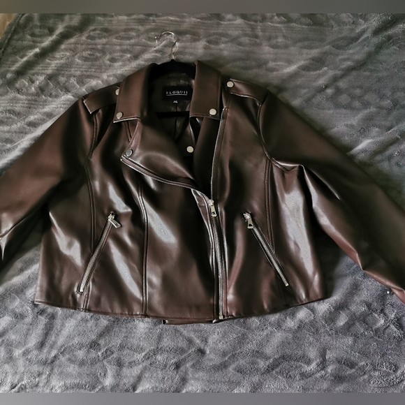 Brown leather jacket - Picture 2 of 4